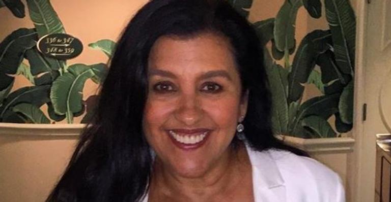 Regina Casé relembra foto da lua de mel em Fernando de Noronha: ”Saudade dessa ilha maravilhosa”