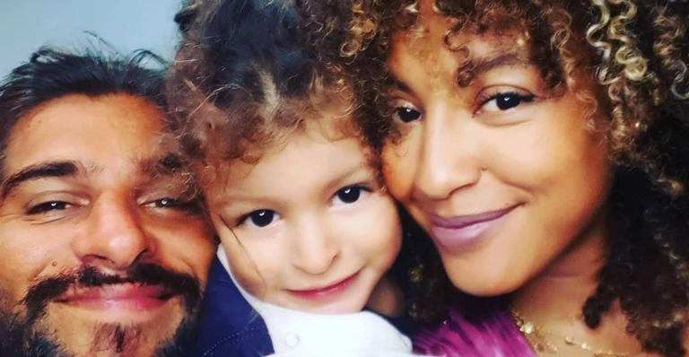 Sheron Menezzes relembra o nascimento de seu filho, Benjamin: ”Há 3 anos hipnotizada”
