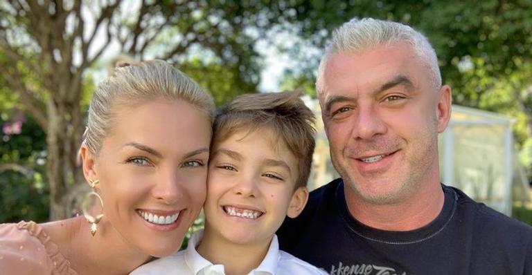 Ana Hickmann posa com o marido e o filho: ”A maior riqueza da sua vida se chama família”