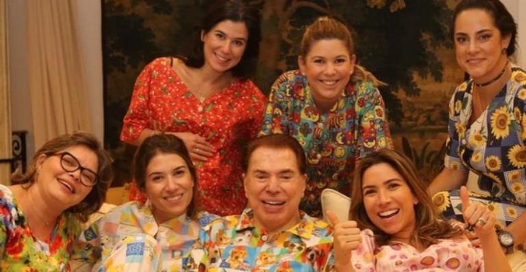 Daniela Beyruti mostra reunião em vídeo com as irmãs e brinca: ”Pode ser que elas me matem”
