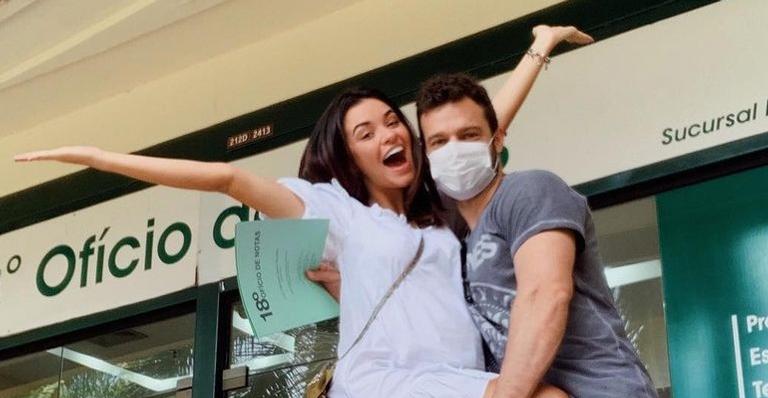 Grávida, Talita Younan se casa com João Gomez, filho de Regina Duarte: ”Fim da linha”