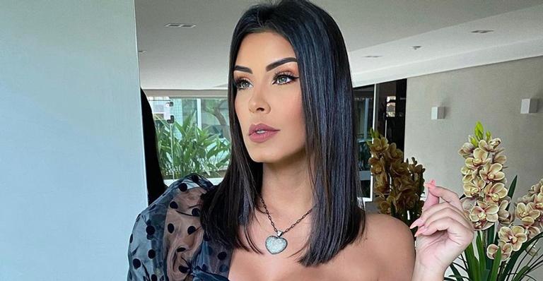 Ex-BBB Ivy Moraes posa de biquíni em viagem e web rasga elogios: ”Que perfeição”