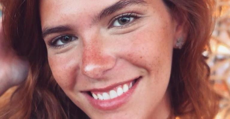 Mariana Goldfarb mostra seu look e brinca: ”Testando o potencial do meu armário”