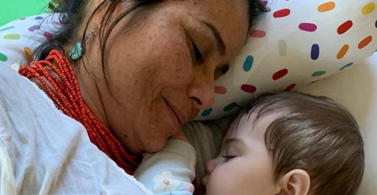 Valeria Alencar faz homenagem no aniversário de Clara Maria: ”Irradia amor de olhos fechados”