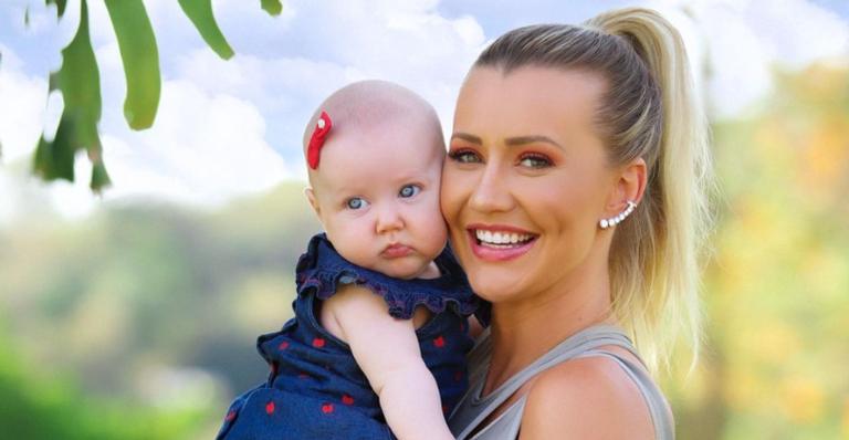 Ana Paula Siebert exibe look do dia da filha e encanta web: ”Marinheira feliz”
