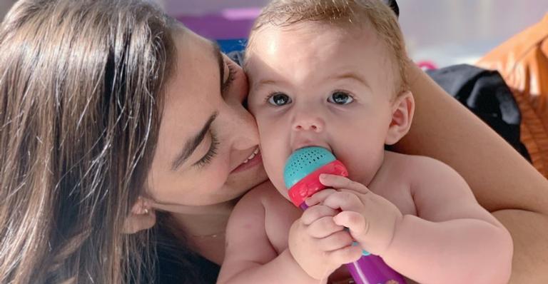 Mariana Uhlmann curte companhia do caçula e marido e se derrete na web