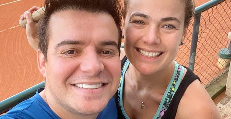 Thais Pacholek parabeniza o marido, Belutti, por apresentação na Dança dos Famosos