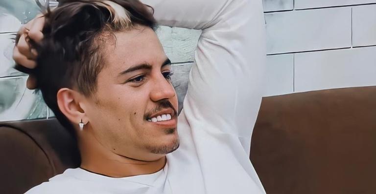 A Fazenda: Biel analisa mensagem do carro de som enviado para Mirella: ”Eu voltei de três roças”