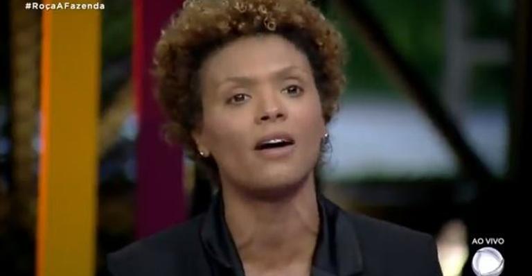 A Fazenda: Lidi Lisboa ironiza fala de Mirella: ”Na verdade, eu ofendi a vaca”