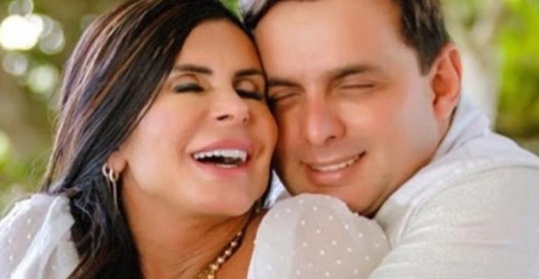 Gretchen posa coladinha com o marido e se derrete: ”Sentimento único de aconchego”