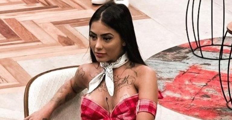 A Fazenda: Como assim? Mirella surge em vídeo gravado após Lidi chamá-la de vaca: ”É uma honra!”