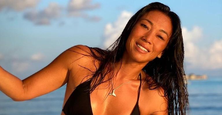 Radicalizou! Danni Suzuki surge loira e dispara: ”Essa é a nova eu”