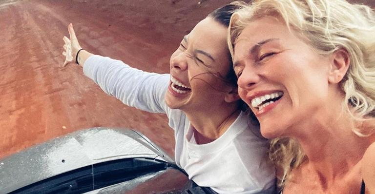 Fernanda Souza e Ludmila Dayer curtem viagem juntas: ”Dose de amor”