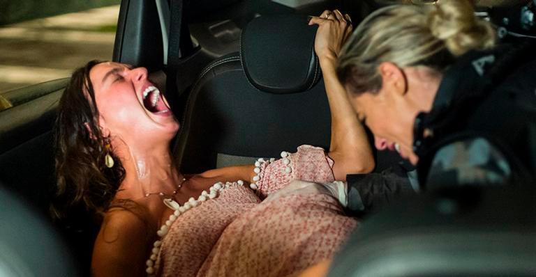 Ritinha dá à luz no carro durante tiroteio em ‘A Força do Querer’