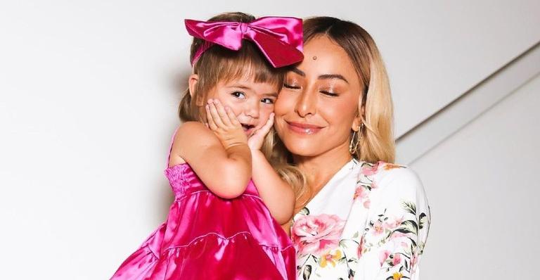 Sabrina Sato celebra 1 ano e 11 meses da filha: ”Amor gigante”
