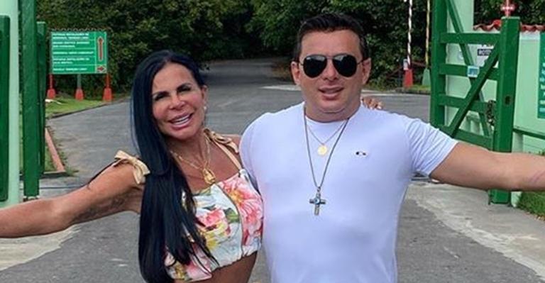 Esdras de Souza fala da tatuagem em homenagem à Gretchen: ”Representa a força de mulher”