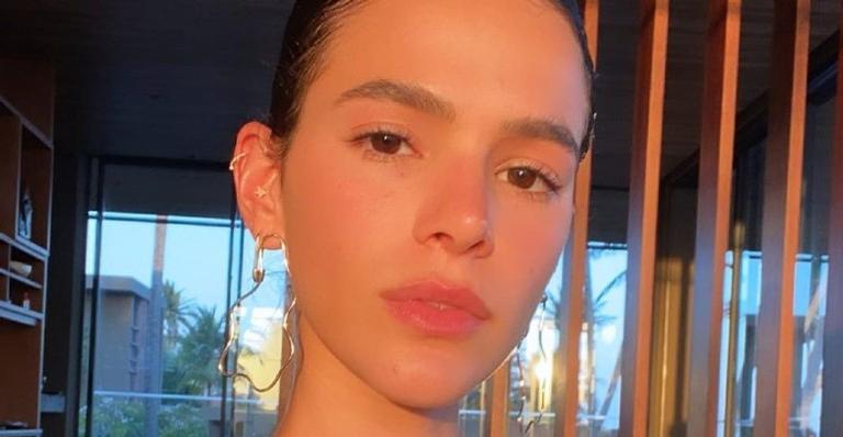 Bruna Marquezine usa as redes para rebater previsão sobre futuro namorado famoso