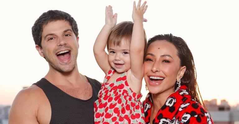 Zoe rouba a cena ao posar com Duda Nagle e Sabrina Sato: ”Família linda”
