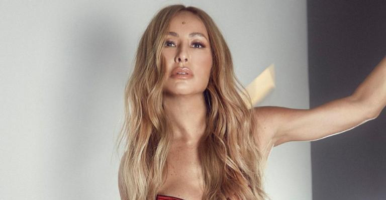 Sabrina Sato surge sorridente em lindo registro: ”Muitos dentes pra vocês”