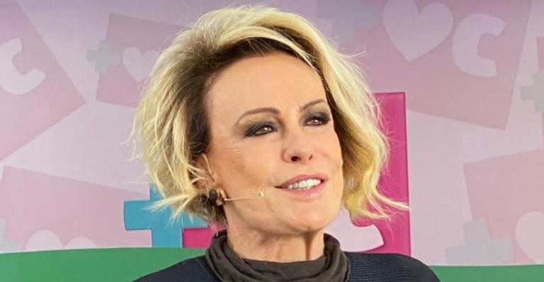 Ana Maria Braga compartilha clique sorrindo e reflete: ”No intervalo da dor sai até um sorriso”