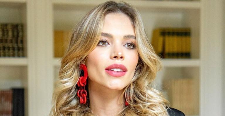 Carol Dias fala sobre privacidade da filha, Esther: ”Vai chegar a hora de mostrá-la”