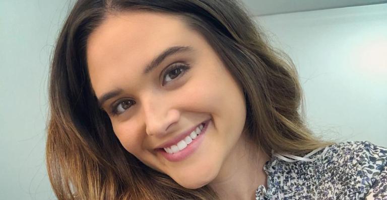 Juliana Paiva posa com Felipe e Rodrigo Simas nos bastidores de ‘Salve-se Quem Puder’