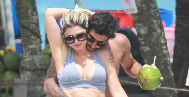 Antonia Fontenelle é flagrada com o novo affair no Rio
