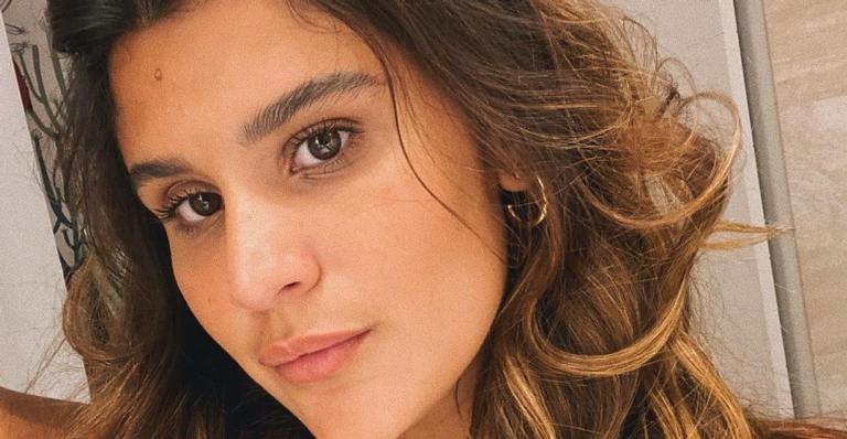 Giulia Costa celebra passeio na praia com seus cachorros: ”Que delícia é essa liberdade”