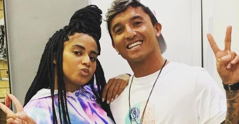 Após protagonizarem beijo, MC Loma nega namoro com Flávio Nakagima: ”Só amizade”