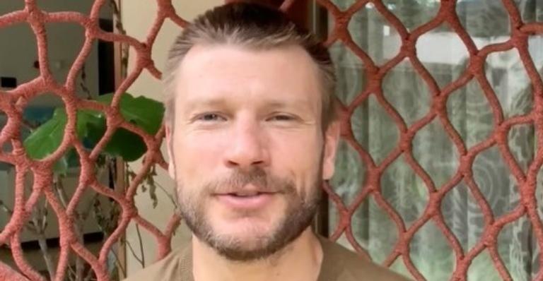 Rodrigo Hilbert surpreende os fãs ao montar galinheiro: ”O que você não faz?”