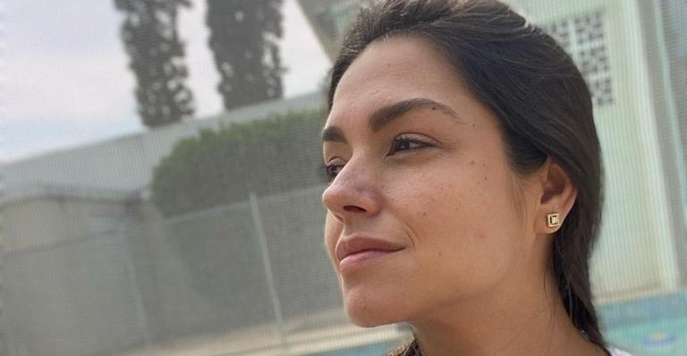 Thais Fersoza posa pensativa e desabafa sobre dias ruins: ”Tem dias que começam meio assim”
