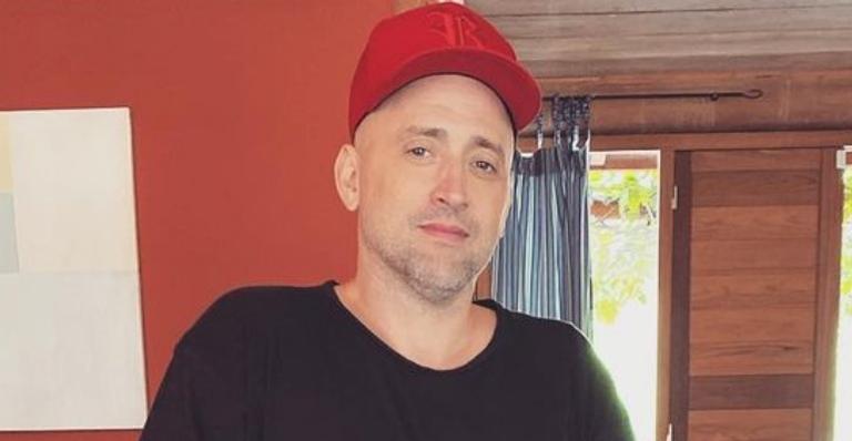 Paulo Gustavo presta homenagem de aniversário para Herson Capri: ”Te amo”