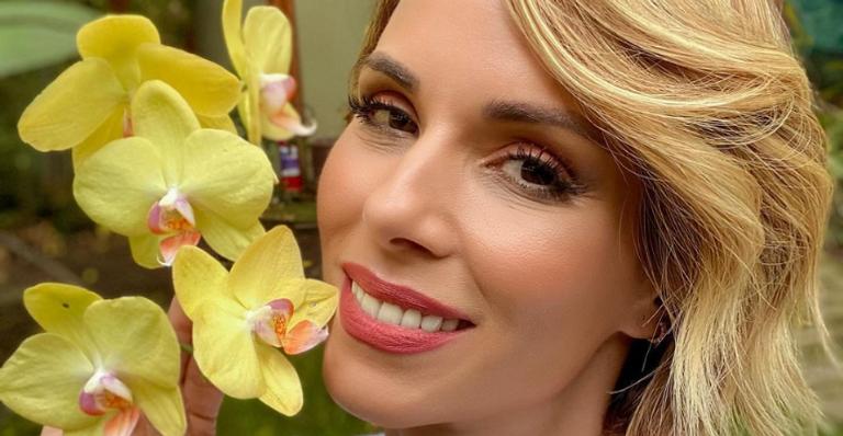 Ana Furtado surge lindíssima em novo clique: ”Biscoitando por aqui!”