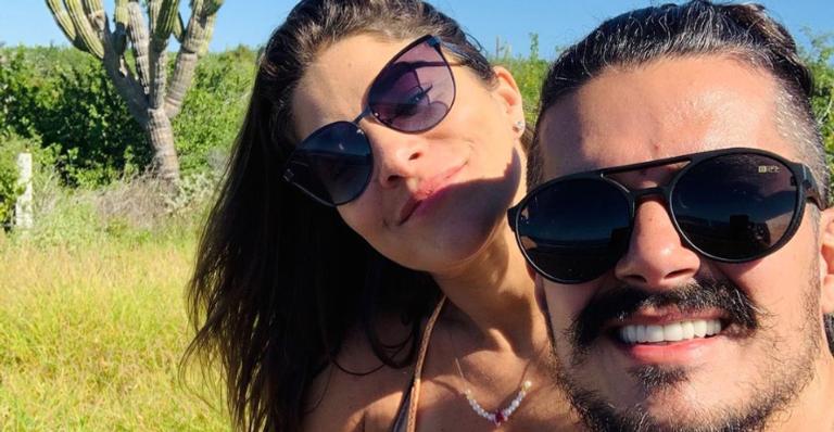 Bruno Lopes posa coladinho com Priscila Fantin em meio à natureza: ”Renovando as energias”