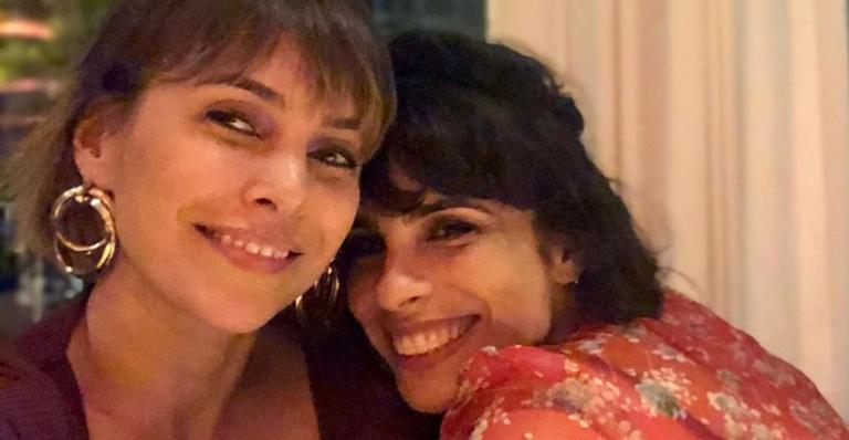Fernanda Nobre faz linda homenagem de aniversário para Maria Ribeiro: ”Sempre de mãos dadas”