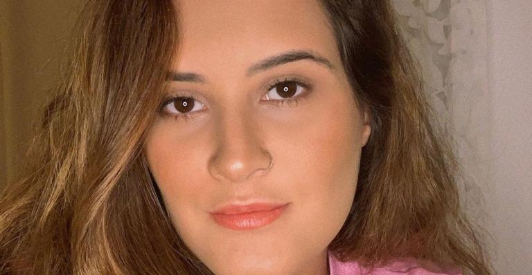 Filha de Fátima Bernardes renova o bronzeado de biquíni e deixa web babando: ”Que corpinho!”