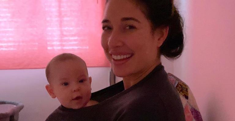 Giselle Itié posta clique amamentando o filho, Pedro Luna: ”Livre demanda”