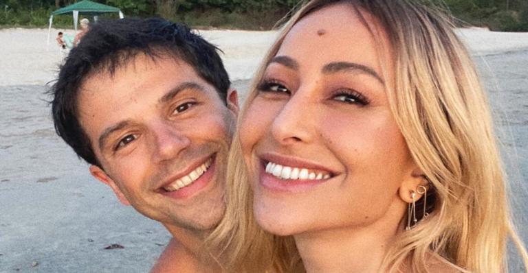 Sabrina Sato posa para cliques românticos com o marido, Duda Nagle