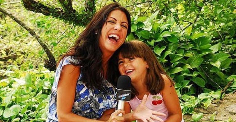 Klara Castanho celebra aniversário de Thalita Rebouças com cliques raros