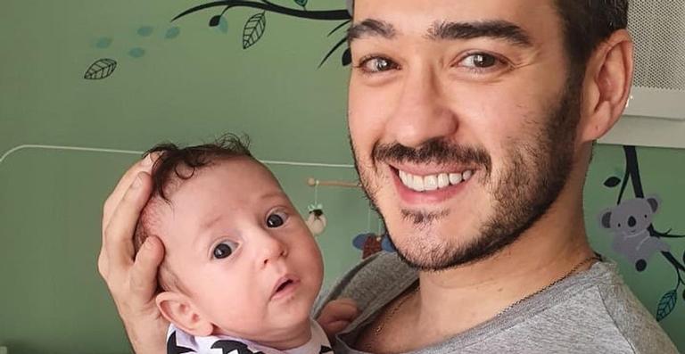 Com tema do Chaves, Marcos Veras celebra três meses do filho, Davi: ”Meu amor”