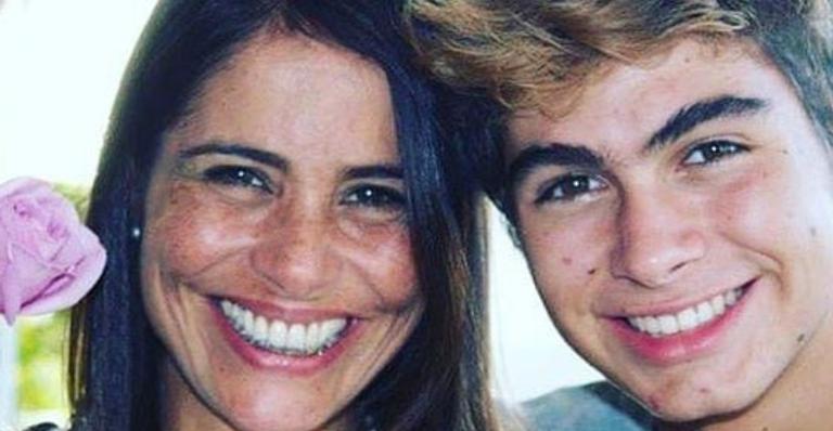 Mãe de Rafa Vitti, Valeria Alencar compartilha registro da infância do ator