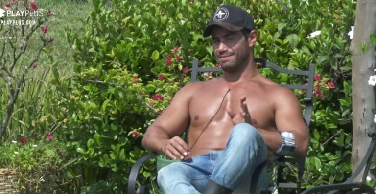 A Fazenda: Mariano e Biel analisam jogo de peões no reality: ”Passa o limite”