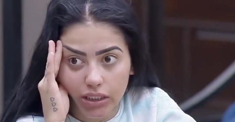 A Fazenda: Mirella critica postura de Jakelyne: ”Tudo desenhadinho, não tenho paciência”