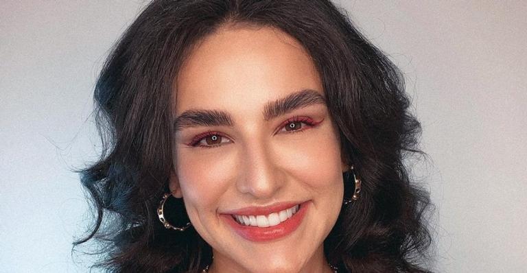 Kéfera Buchmann surpreende ao falar das tatuagens: ”Enjoei de tudo”