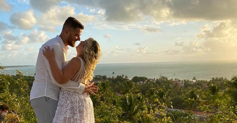 Em Maragogi, Natália Toscano surpreende Zé Neto com renovação dos votos de casamento
