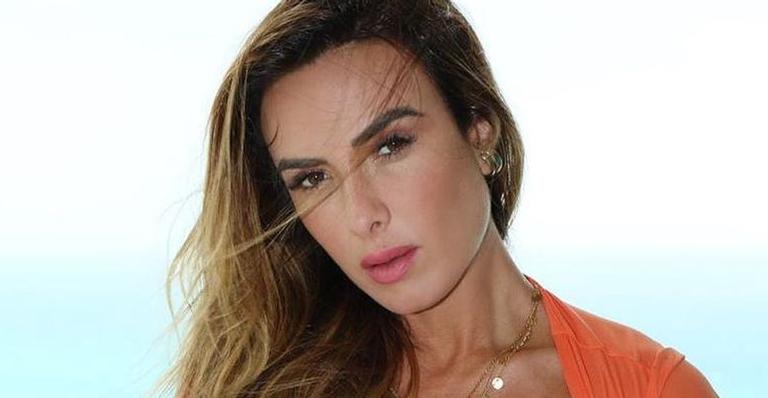 Em praia do México, Nicole Bahls surge belíssima em clique de biquíni e exibe corpão: ”Deusa!”