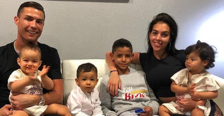 Cristiano Ronaldo encanta web ao parabenizar a filha: ”Minha princesa”