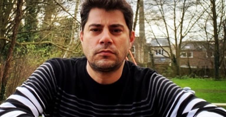 Evaristo Costa relembra clique de 1995 e surpreende web: ”O início de um sonho”
