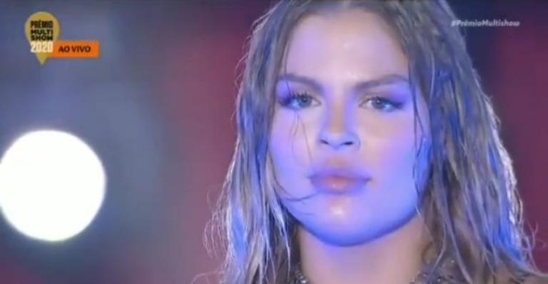 Luísa Sonza pede justiça por Mariana Ferrer durante apresentação no ‘Prêmio Multishow 2020’