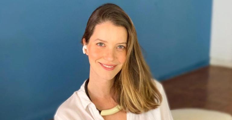 Nathalia Dill resgata adorável clique de sua infância: ”Diretamente dos anos 90!”